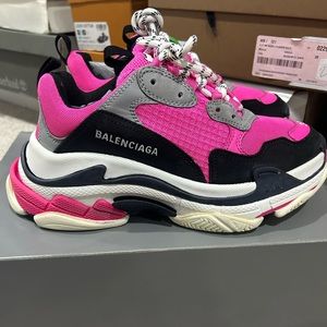 Balenciaga triple S Neon Pink
